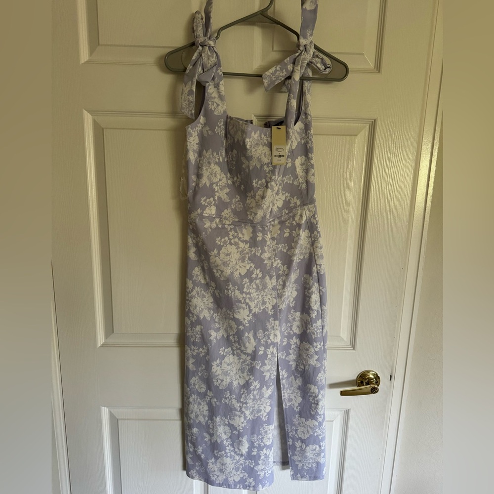 Francesca’s Lavender Floral Bow Strap Midi Dress, Small